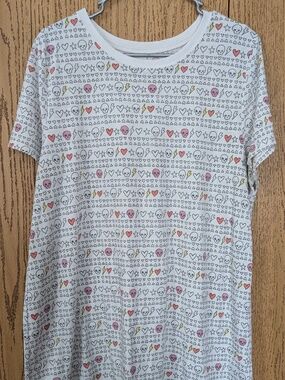 Torrid Skeleton and Heart Tee